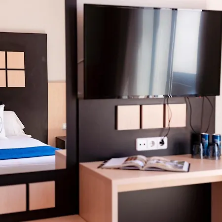 Aubi Hotel 2*