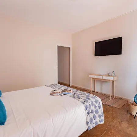 Aubi Hotel